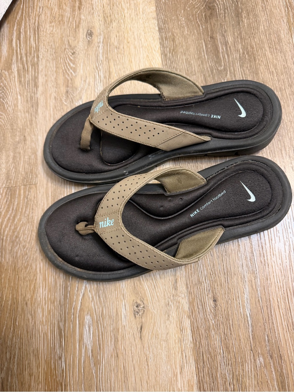 Nike Comfort Footbed Thong Flip Flops Size 5 Taupe Brown Memory Foam Sandals